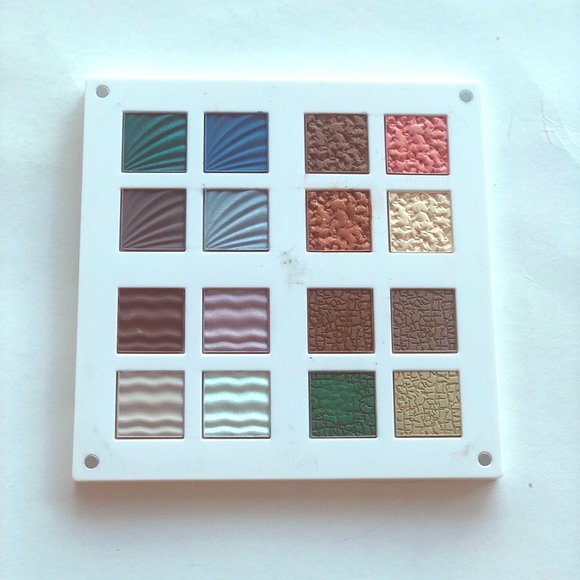 Sephora Pantone Universe Eye Shadow Palette 🎨 - Picture 2 of 5